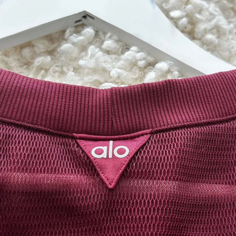 Relaxed Cropped Mesh Pullover Alo Yoga Women’s MEDIUM BURGUNDY